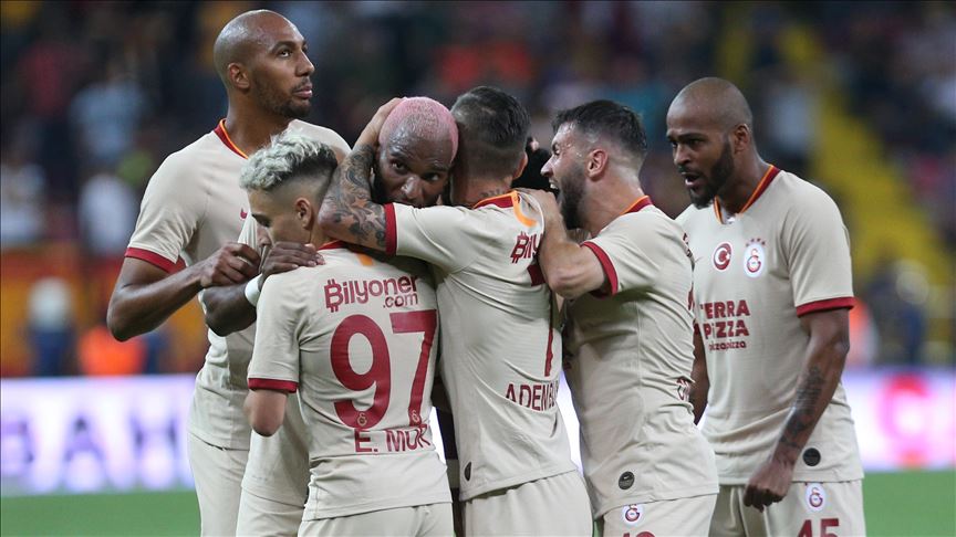 5 kırmızı kartın çıktığı maçın galibi Galatasaray