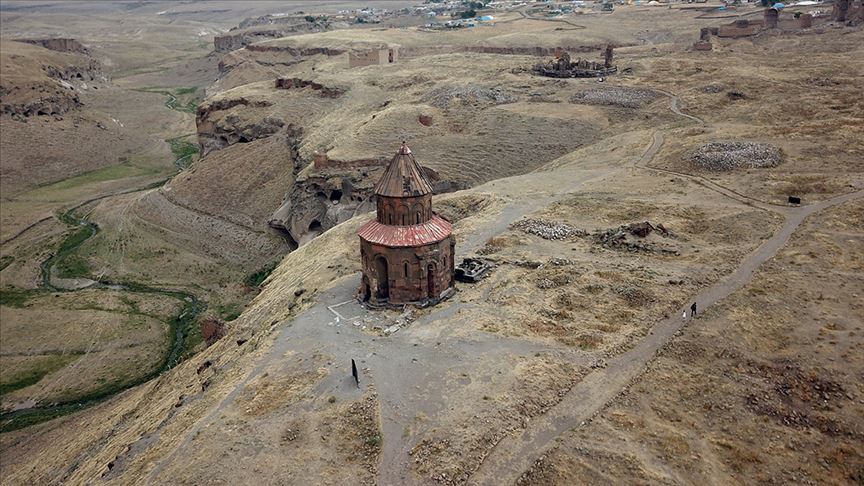 إقبال كبير على زيارة أطلال "مهد الحضارات" الأثرية التركية