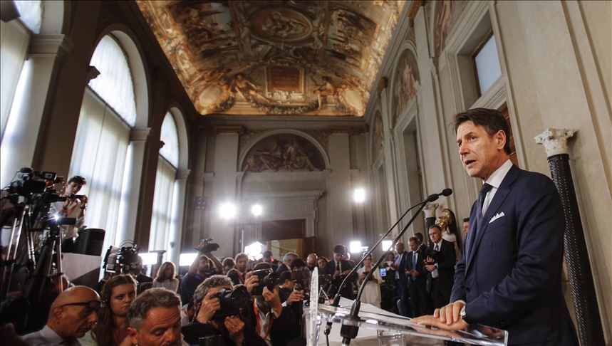 Italia forma un nuevo gobierno de coalición