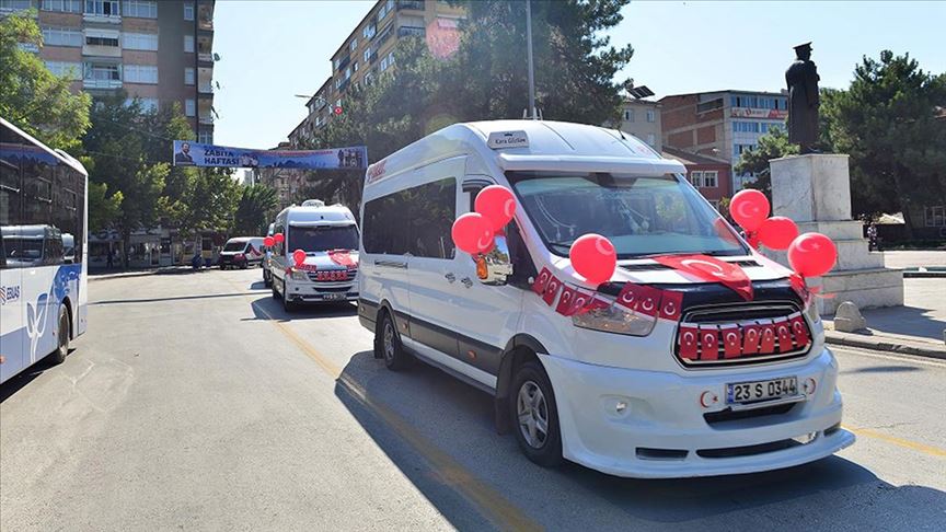 'Amin alayı' ile okula başladılar