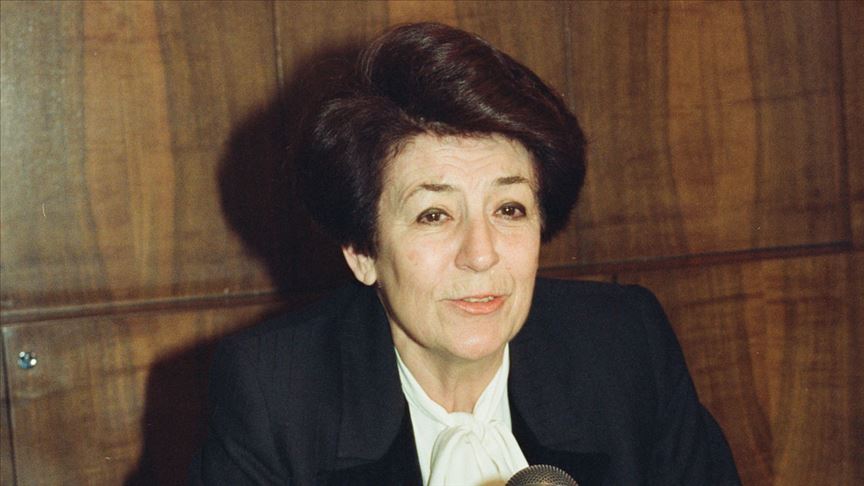 Türkiye'nin ilk kadın bakanı ve rektörü: Türkan Akyol