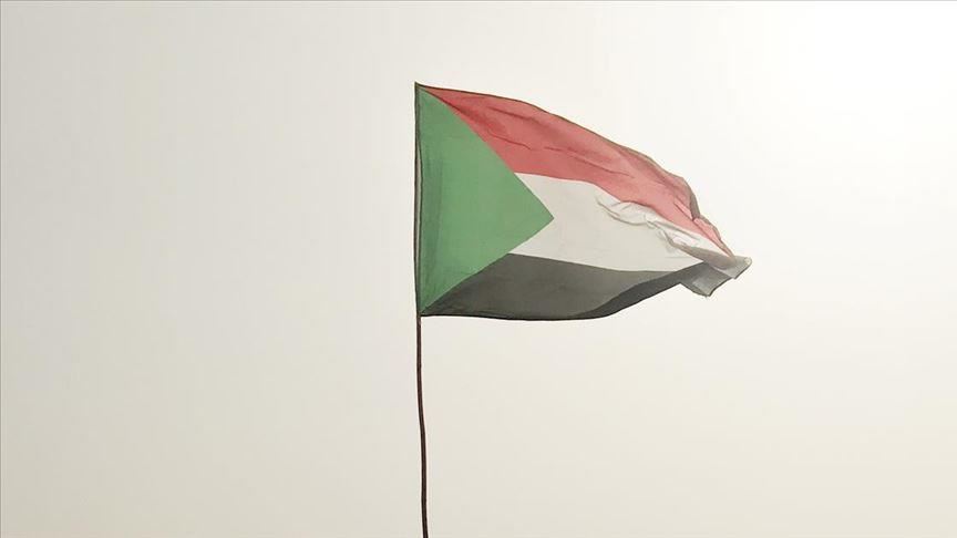 Sudan'da yeni kabine yemin etti