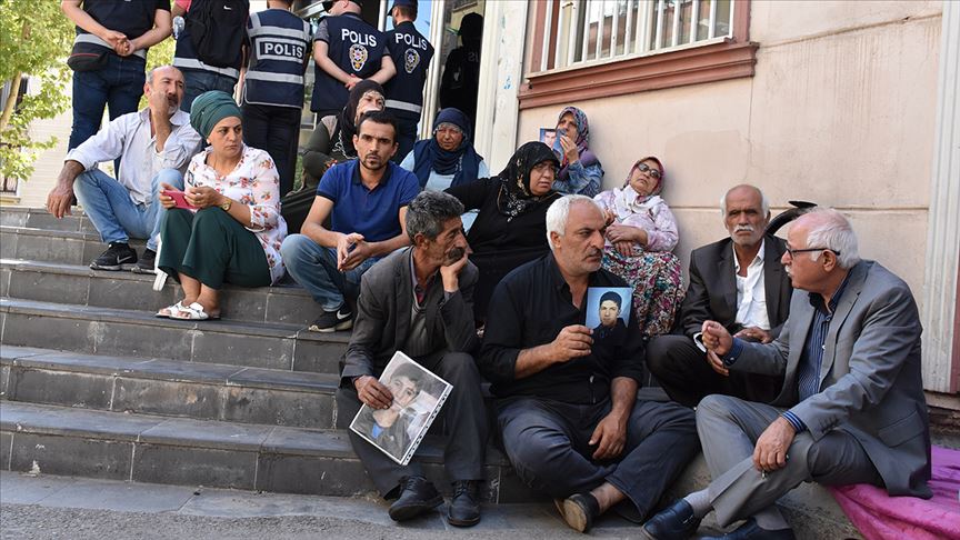 Diyarbakır annelerinin oturma eylemine katılım sürüyor 
