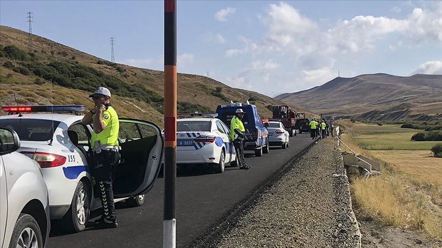 Erzurum'da nişan dönüşü trafik kazası: 5 ölü