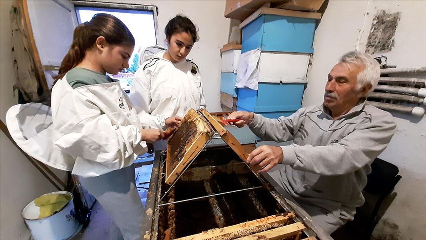 Dededen toruna 'ballı' mesai