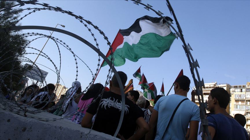 بيروت.. لاجئون فلسطينيون يعتصمون طلبا للهجرة من لبنان