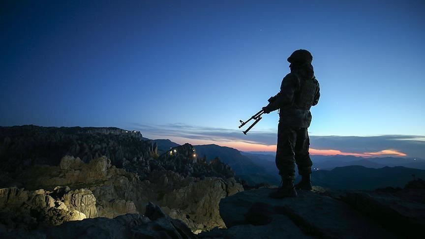 Li Hekariyê 2 terorîst teslîm bûn