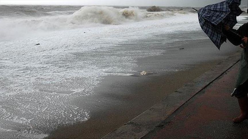 2 killed as storms pummel Spain’s Mediterranean coast