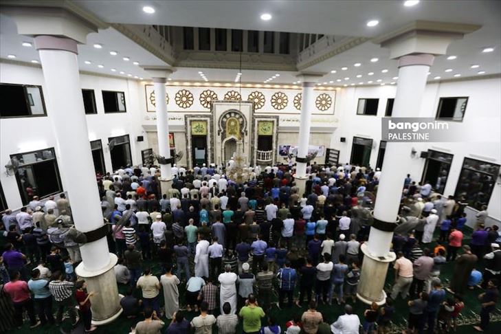 Lebih dari 900 muslim Gaza shalat ghaib untuk Habibie