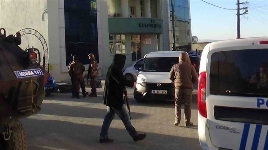 Ji ber êrîşa terorê ya li Diyarbekirê Şaredarê Qulpê yê HDPyî hat binçavkirin
