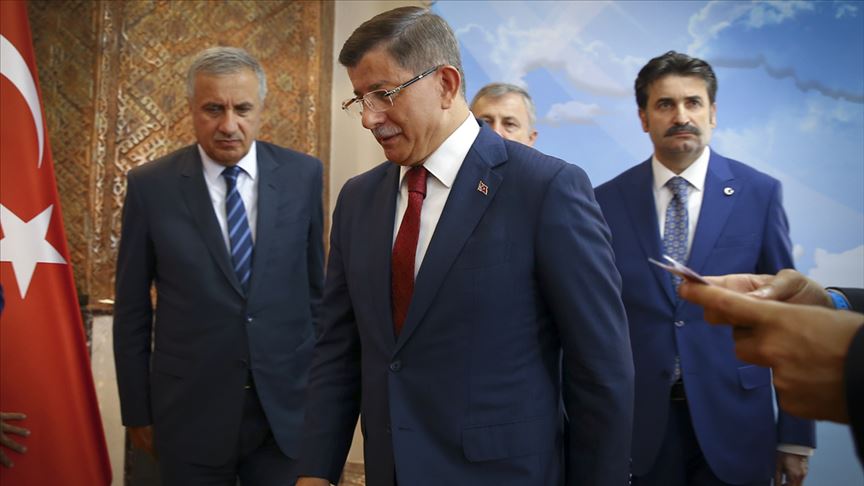 بعد طلب فصله.. داود أوغلو يستقيل من "العدالة والتنمية"