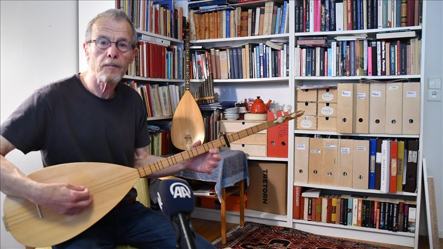 For 35 years, Swedish musician strums Turkish strings