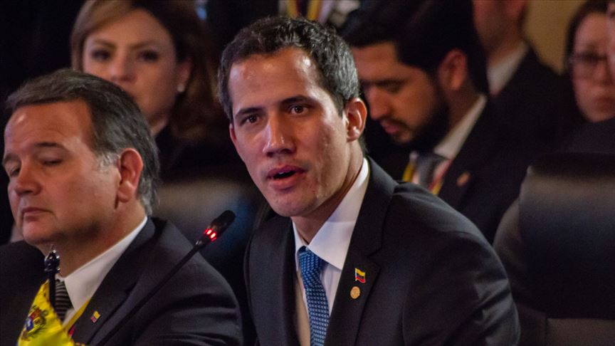 Paramiliter liderlerle fotoğraf çektiren Guaido'ya soruşturma