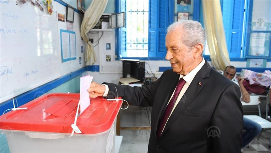 Présidentielle : Le président par intérim Ennaceur exhorte les Tunisiens à se rendre aux urnes