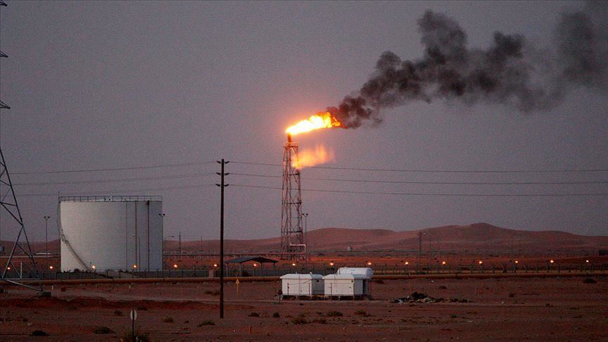 Саудовская Аравия приостановила добычу нефти