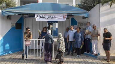 Tunisians head to polls to elect new president