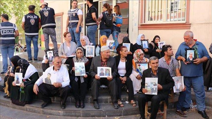More families join anti-PKK sit-in in SE Turkey