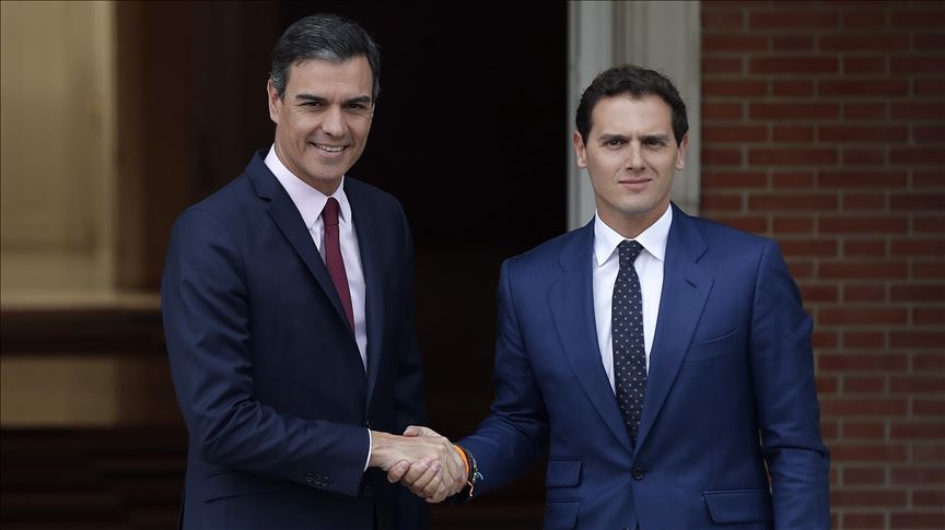 Líder de la centroderecha en España propone investir a Pedro Sánchez a cambio de tres condiciones