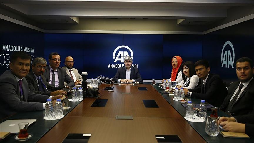 Özbekistan medya heyetinden AA'ya ziyaret