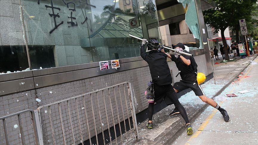 Власти Гонконга: насилие – не выход