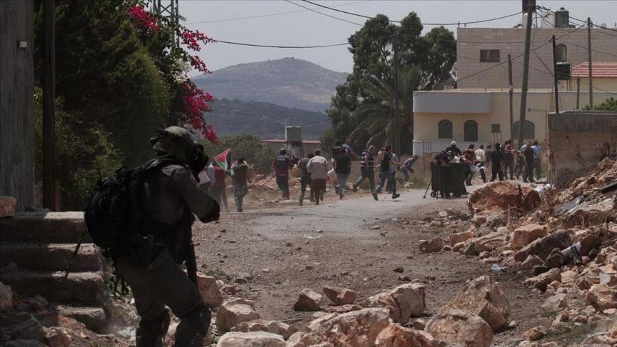 إصابة 9 فلسطينيين في مواجهات مع الجيش الإسرائيلي بالضفة 