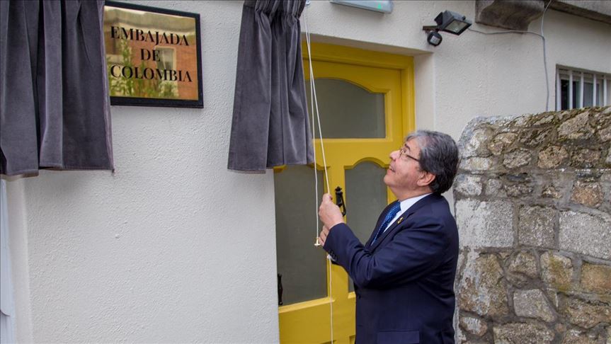 El ministro Carlos Trujillo inauguró Embajada de Colombia en Irlanda