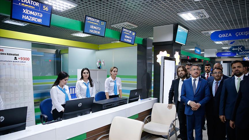 Oktay, Bakü'de ASAN Hizmet Merkezi'ni ziyaret etti