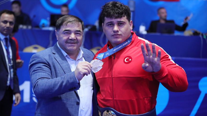Milli sporcu Rıza Kayaalp: Hedefim şampiyonayı İstiklal Marşı'mızla kapatmaktı