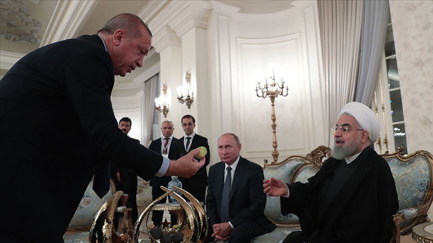 Erdoğan'dan Putin ve Ruhani'ye incir ikramı