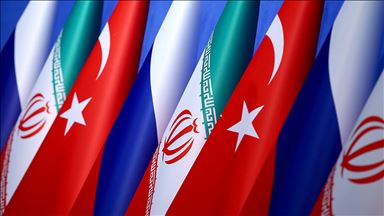 Suriye'nin yeni anayasasını yazacak komite için süreç işliyor