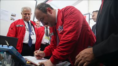 Bakan Varank TEKNOFEST İstanbul'da AA standını ziyaret etti