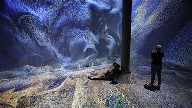 New York'ta Refik Anadol'un sergisine büyük ilgi