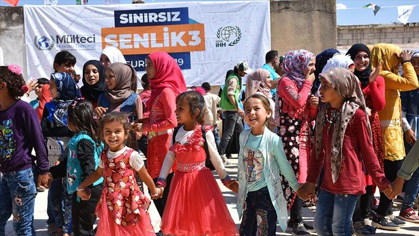 Fun festival brings smiles to Syrian children