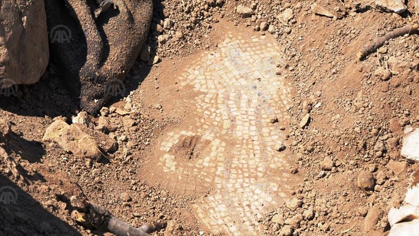Турција: При илегално ископување откриен мозаик стар 1.500 години