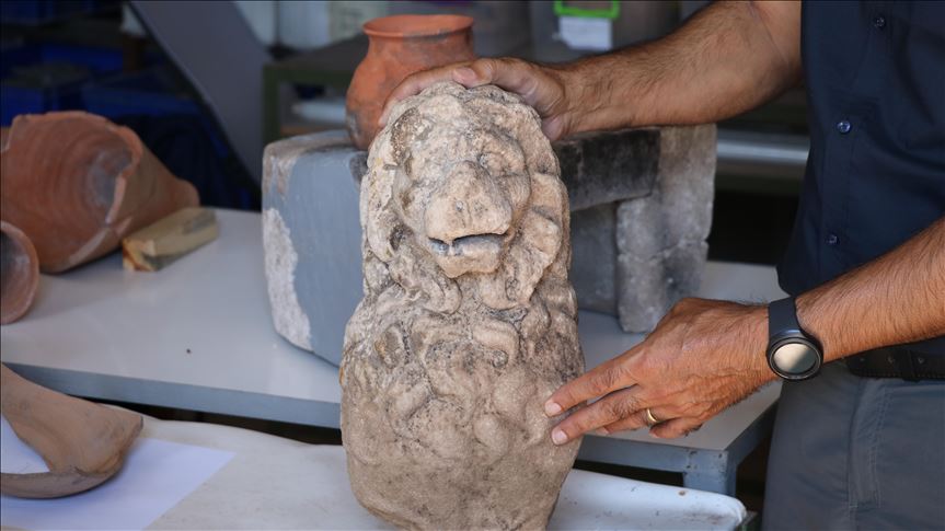 Turqi, arkeologët zbulojnë skulpturë luani të lashtë 2.200 vjet