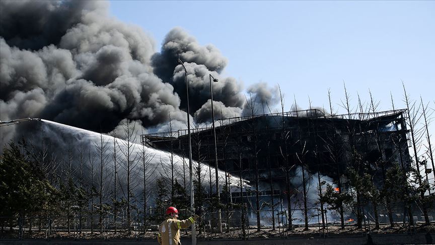 AFAD: Tuzla'daki yangın sonrası yapılan ölçümlerde olumsuz bulguya rastlanmadı