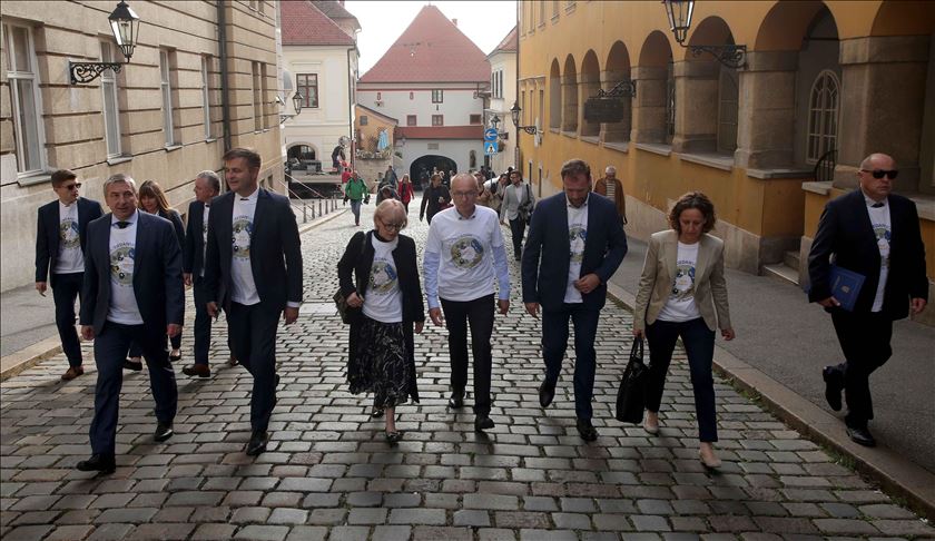 Zagreb: Ministri pješačili na sjednicu Vlade u tjednu mobilnosti