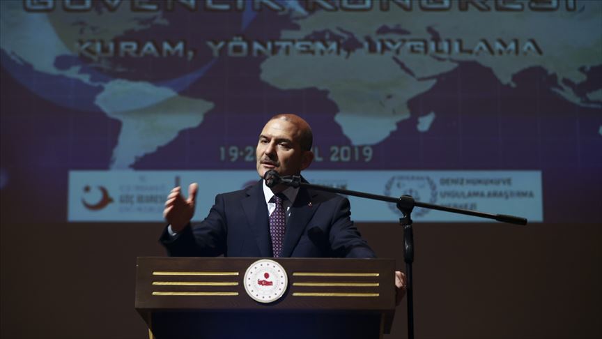 وزير الداخلية التركي: إنشاء "منطقة آمنة" يُسرع العودة الطوعية للاجئين السوريين