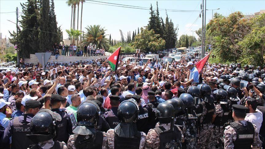 الأردن.. انتهاء جولة حوارية بين الحكومة والمعلمين دون اتفاق