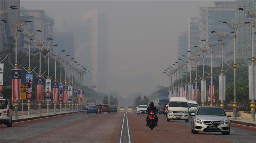 Califican como "poco saludable" calidad del aire en Malasia ante humo procedente de Indonesia