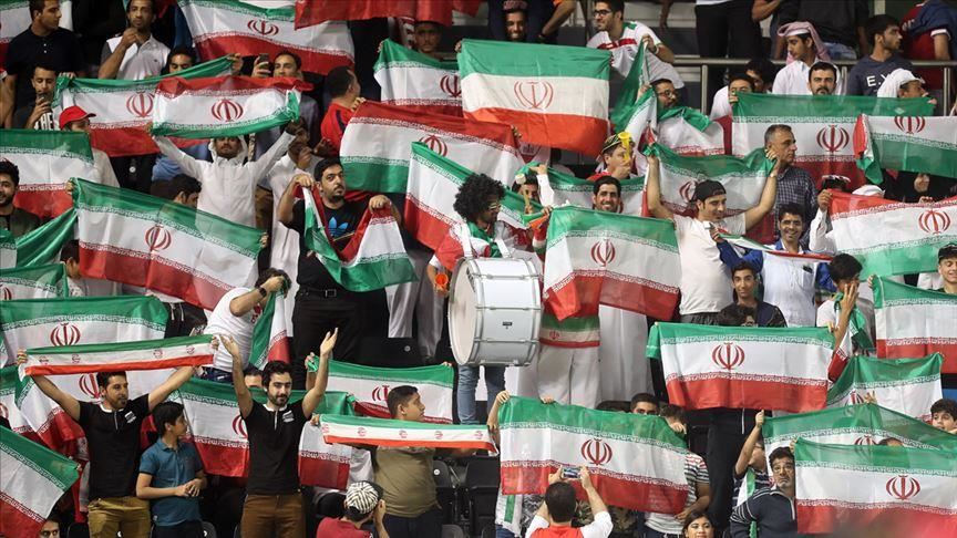 رئیس فیفا: زنان ایران باید اجازه ورود به ورزشگاهها را داشته باشند