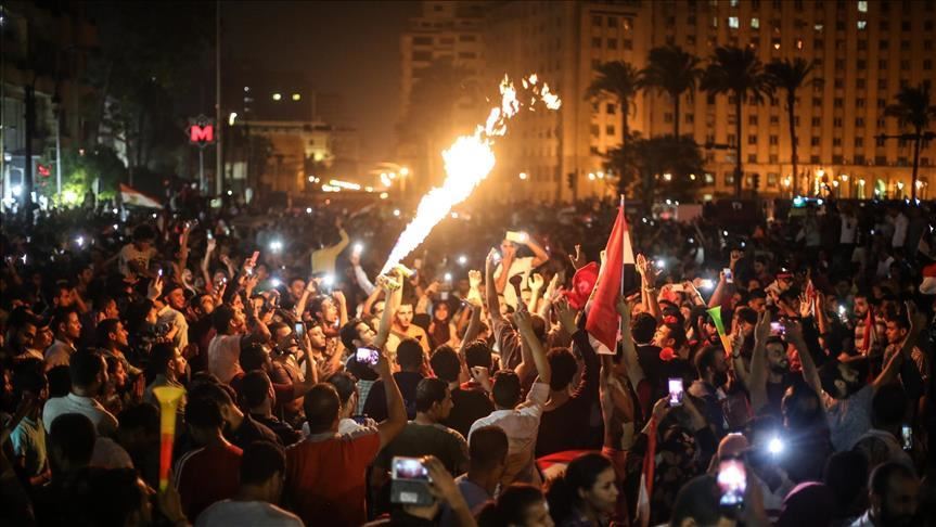 مصريون يتظاهرون في ميدان التحرير ضد السيسي لأول مرة منذ سنوات