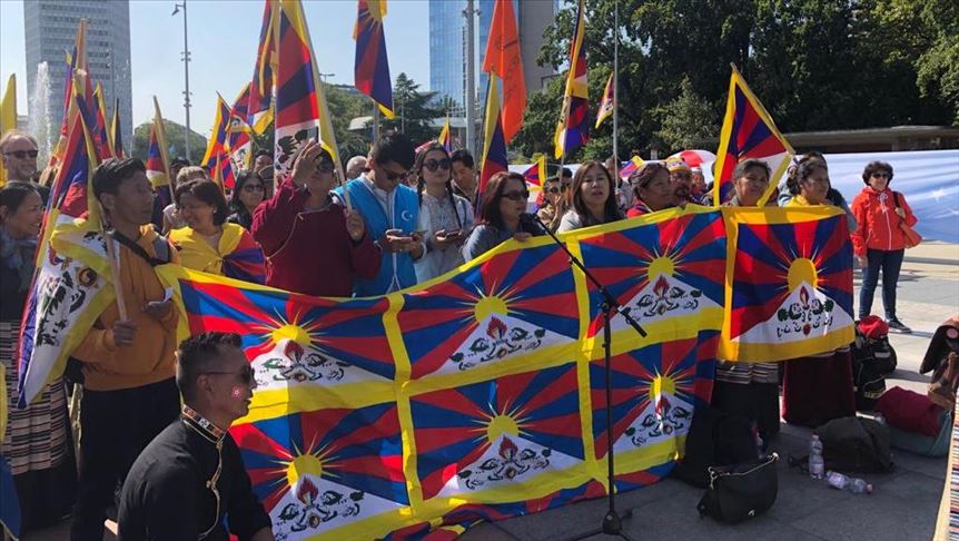Уйгуры и тибетцы провели в Швеции антикитайские протесты