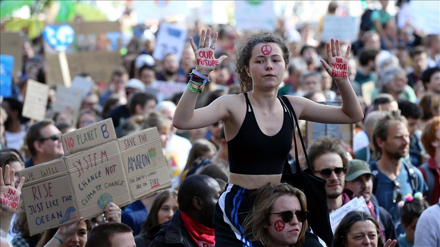 Климатски промени: Илјадници граѓани на протести во Лондон и Стокхолм