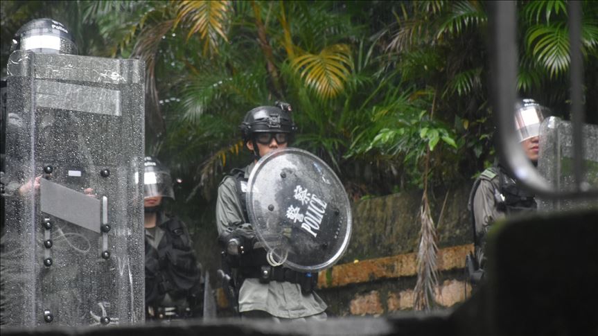 Continúan enfrentamientos entre manifestantes y Policía en Hong Kong 