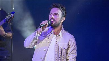 Tarkan Harbiye'de konser verdi