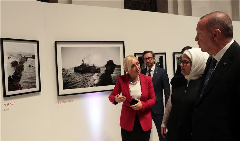 New York Le President Turc Erdogan Inaugure L Exposition Du Celebre Photographe Turc Ara Guler