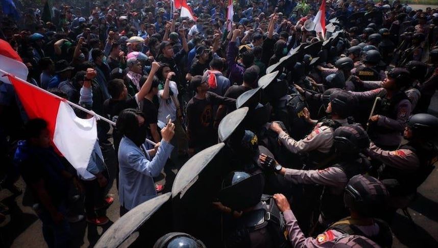 Demonstrasi mahasiswa di Manado berakhir ricuh