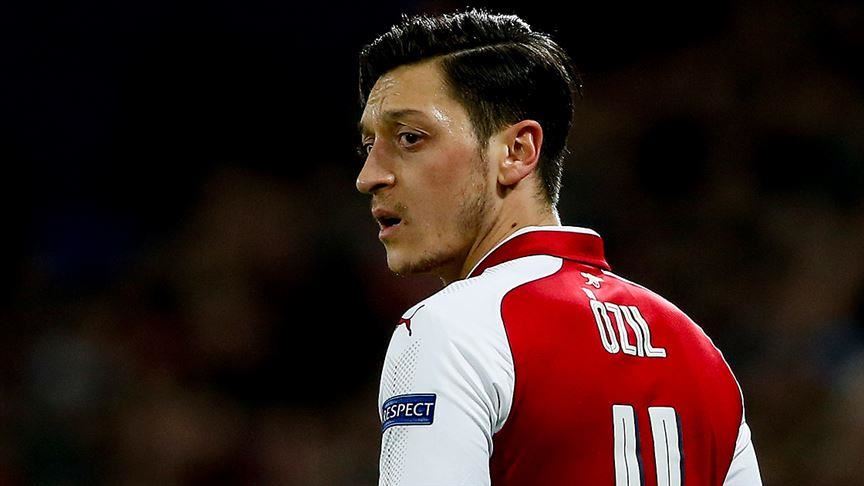 uk 2 charged over attempted robbery of arsenal players