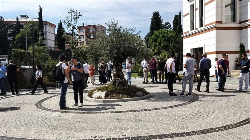 Istanbul Da 5 8 Buyuklugunde Deprem